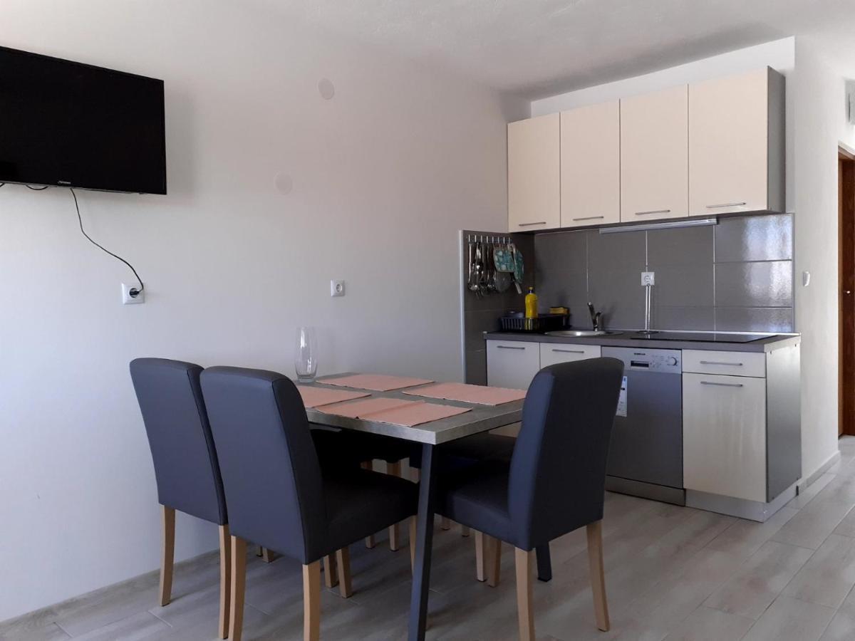 Apartmani Grumf Gornji Karin Kültér fotó