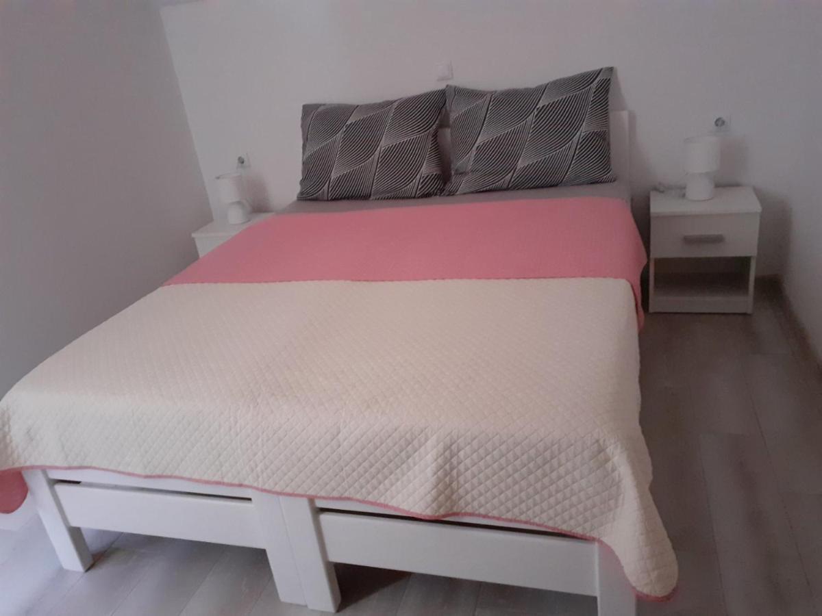 Apartmani Grumf Gornji Karin Kültér fotó