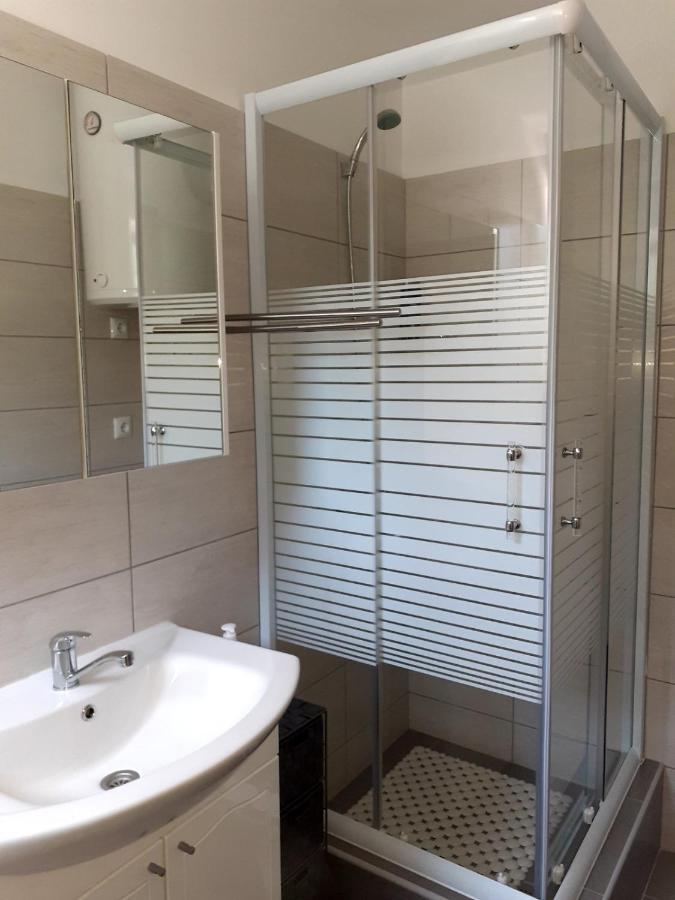 Apartmani Grumf Gornji Karin Kültér fotó