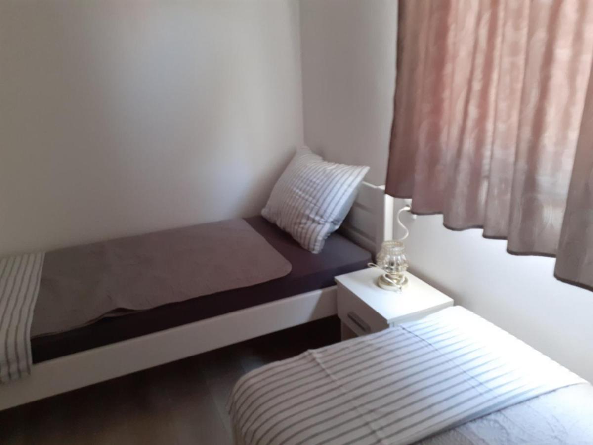 Apartmani Grumf Gornji Karin Kültér fotó